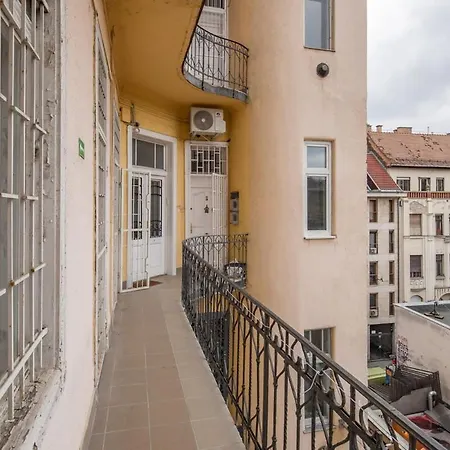 Ultra New Budapešť