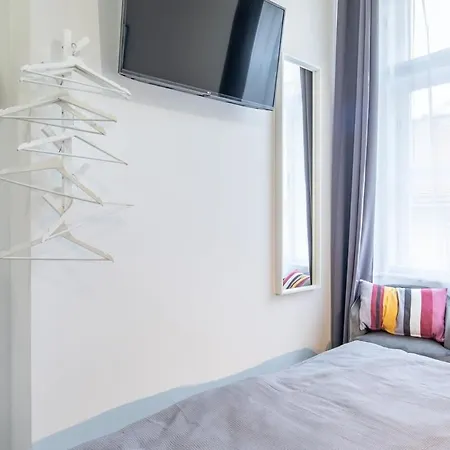 Ultra New * בודפשט